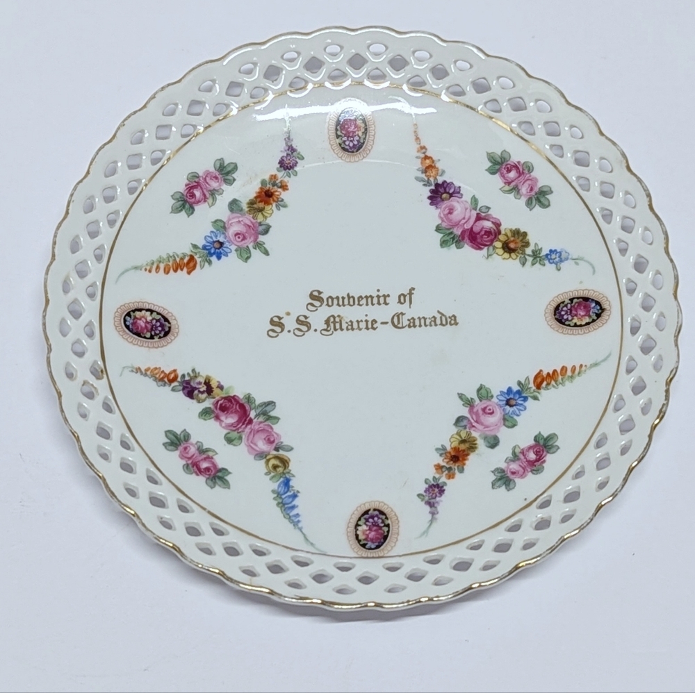 Vintage Souvenir Canada Floral Plate